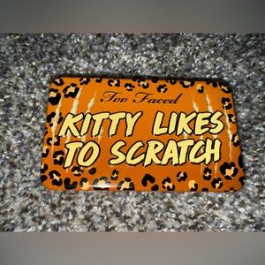 Too faced kitty likes to scratch eye shadow palette